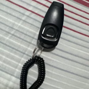 Reçu 2-en-1 Sifflet de Dressage & Clicker pour chien du client H**e