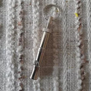 Reçu le sifflet de dressage pour chien du client V****a.