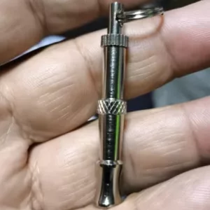 Sifflet de dressage pour chien reçu du client W***a.