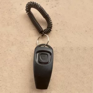 Reçu Sifflet & Clicker d'entraînement pour chien 2-en-1 du client J****n