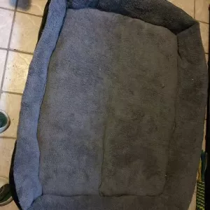 Lit pour chien lavable en peluche reçu du client H*****h.